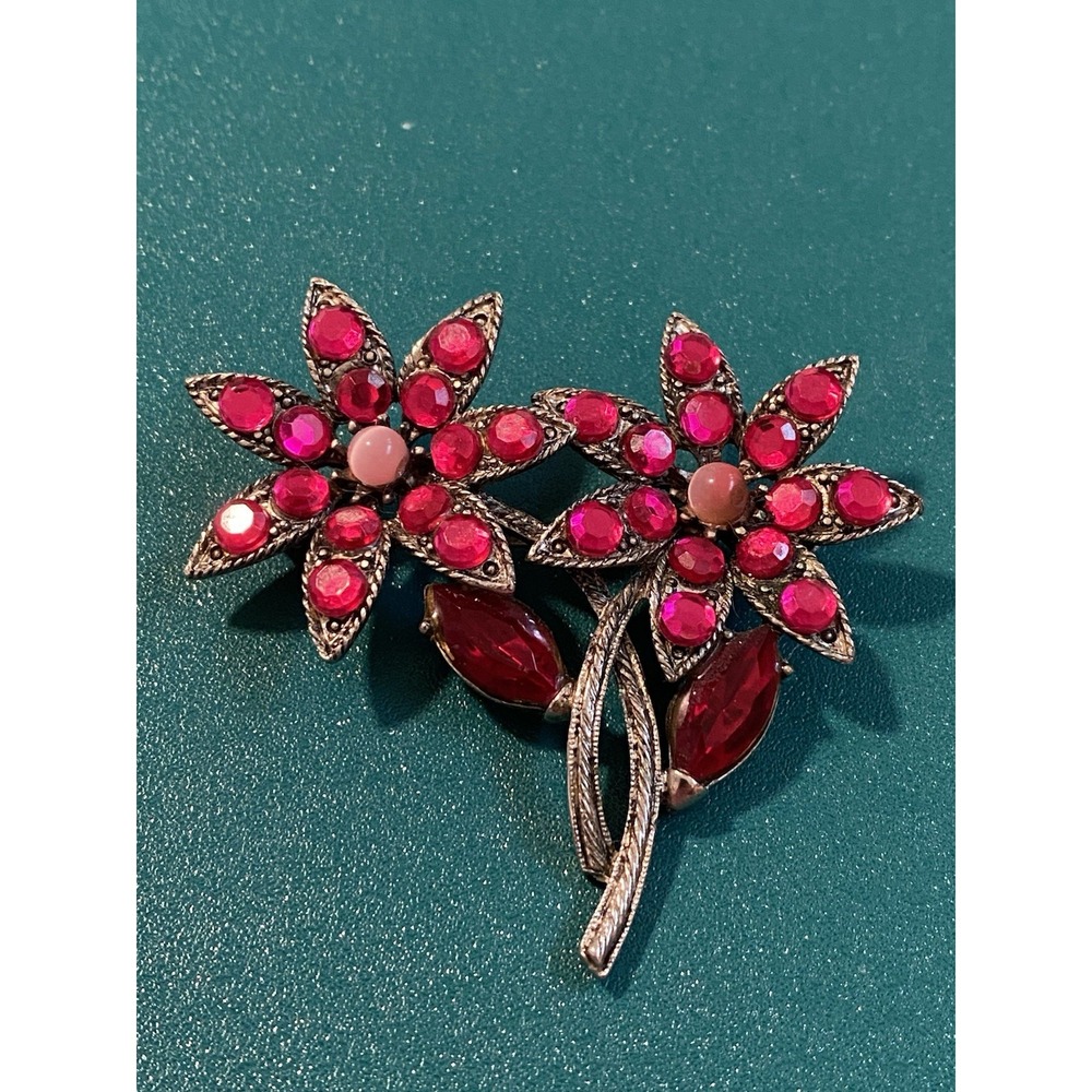 Express Flowers Cabochon Crystal Rhinestone Brooch Fuchsia Silver Tone Statement